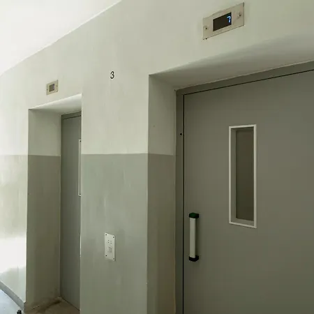 Bagno 7 Grey - Stacja Metra 300m - Underground Station 300m Better *